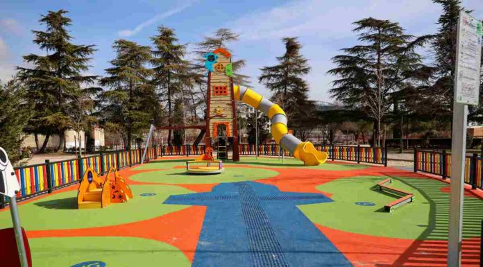 Nueva área infantil en el Parque de las Brigadas Internacionales de Móstoles