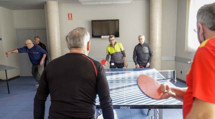 El tenis de mesa al servicio de los más mayores de Móstoles