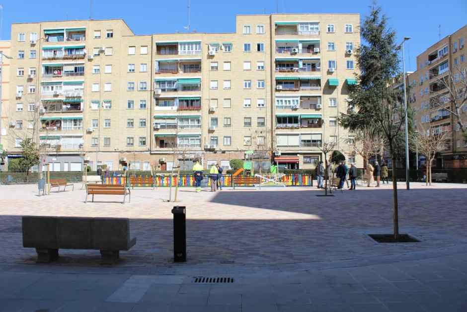 Mejoras urbanísticas en la plaza del barrio Campo de la Virgen