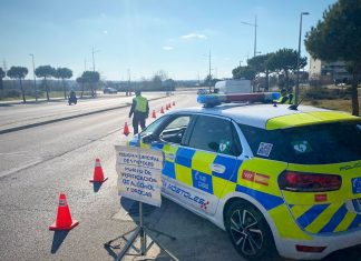 Un conductor de un autobús escolar se accidenta y da positivo en alcoholemia en Móstoles