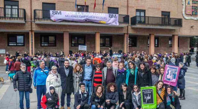 Mónica García conmemora el 8M en Móstoles “Seguimos teniendo hambre de derechos”