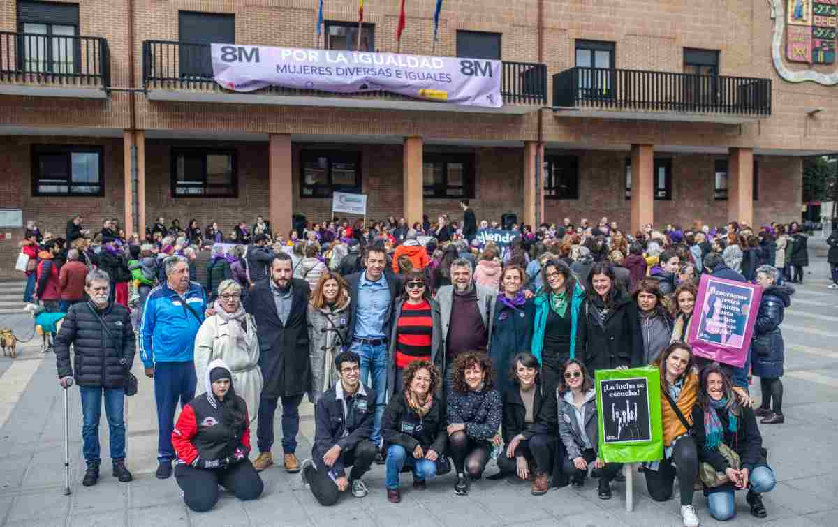 Mónica García conmemora el 8M en Móstoles “Seguimos teniendo hambre de derechos”