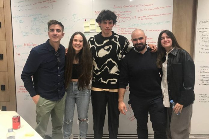 Alumnos de la URJC de Móstoles ganan el I 'Hackathon' universitario de Seguros Santalucía