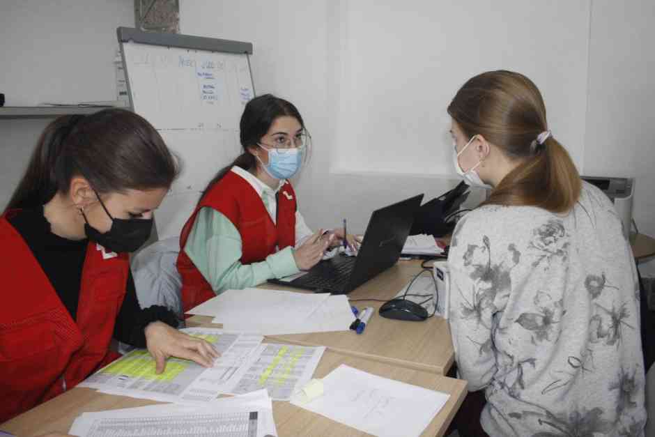 La empresa Hersil dona 5000 euros a la Cruz Roja en Móstoles