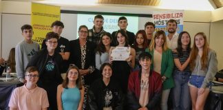 Alumnos del IES Miguel de Cervantes ganan el I Torneo de Debate Juvenil de Móstoles