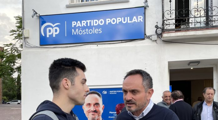 Así se vivió la noche electoral del candidato del PP Manuel Bautista, vencedor en Móstoles.
