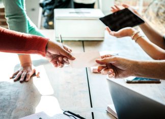 Cómo saber dónde tengo que votar en Móstoles el 28-M