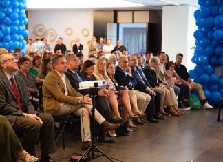 Enrique Ossorio, vicepresidente de la Comunidad de Madrid, muestra su apoyo a Manuel Bautista en Móstoles