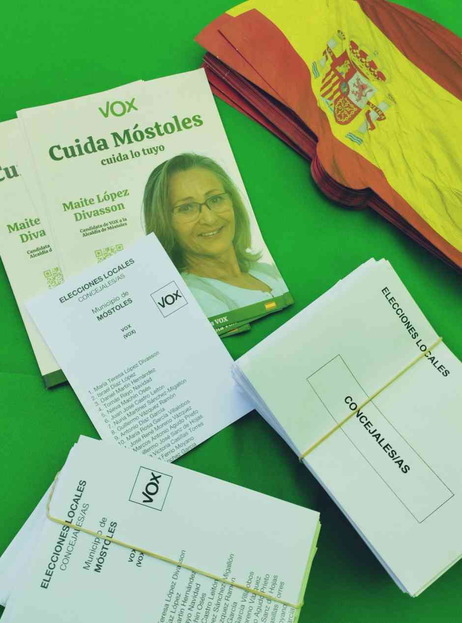 El pulserómetro de hoy en #Móstoles: hemos puesto 74 pulseras de “España Viva” a personas muy diversas en edad y ocupación. Los jóvenes votan a Vox. A la izquierda le ha pillado de sorpresa…
