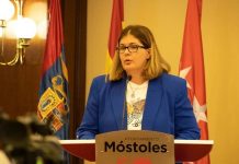 Noelia Posse, alcaldesa en funciones en Móstoles, invita a los padres que han votado con ganas a pedir explicaciones