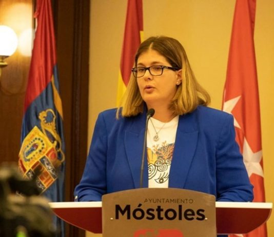 Noelia Posse, alcaldesa en funciones en Móstoles, invita a los padres que han votado con ganas a pedir explicaciones