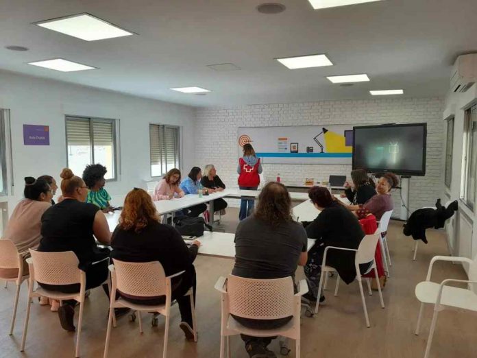 Cruz Roja Móstoles impulsa la iniciativa 'Itinerarios de Inclusión Activa'