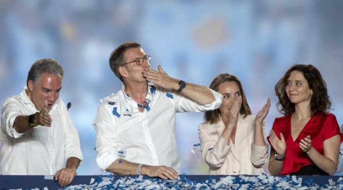 Ayuso consigue más apoyos en Móstoles el 28M que Feijóo el 23J