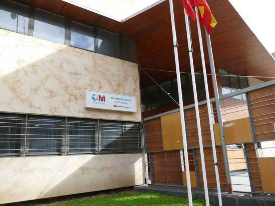 Dos centros de salud de Móstoles reciben certificados de gestión energética y ambiental