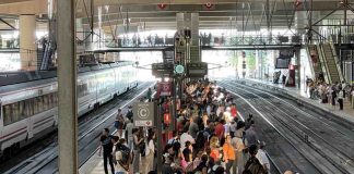 Martes de retrasos y mucho calor en la línea de Cercanías C5 de Móstoles