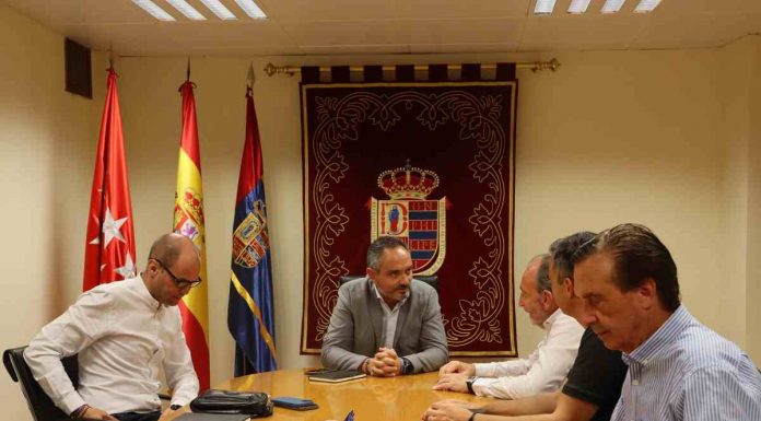 Reunión entre el Ayuntamiento de Móstoles y la Real Federación de Fútbol Madrid