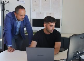 Manuel Bautista muestra su apoyo al vivero de empresas de Móstoles