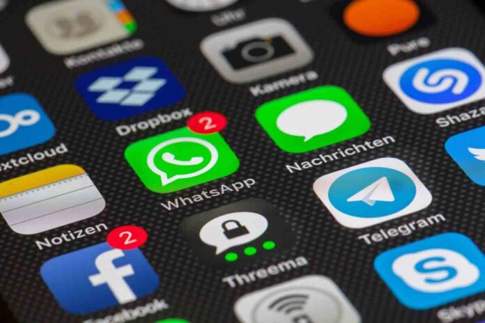 Los vecinos de Móstoles podrán recibir ofertas de empleo por WhatsApp