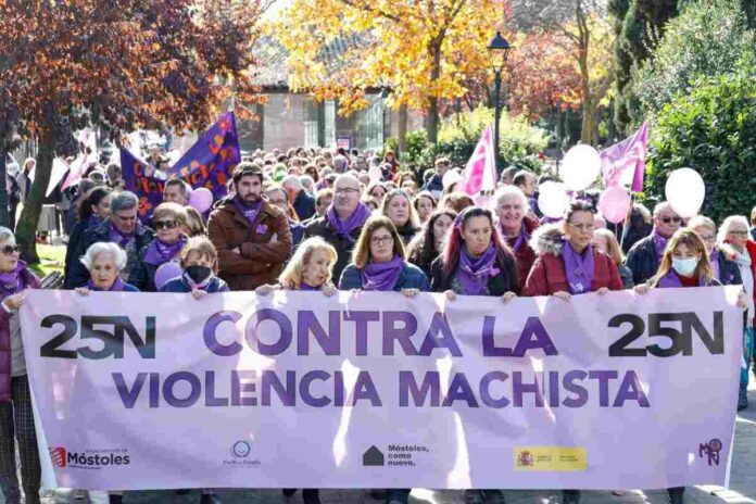 El PSOE de Móstoles pide a la edil de igualdad que convoque la concentración del 25N
