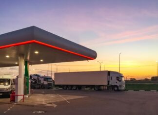 Manuel Bautista se suma a la lucha contra la gasolinera de Móstoles