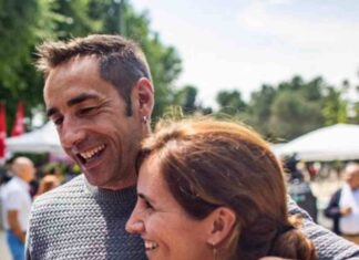 Felicitando a los nuevos ministros desde Móstoles