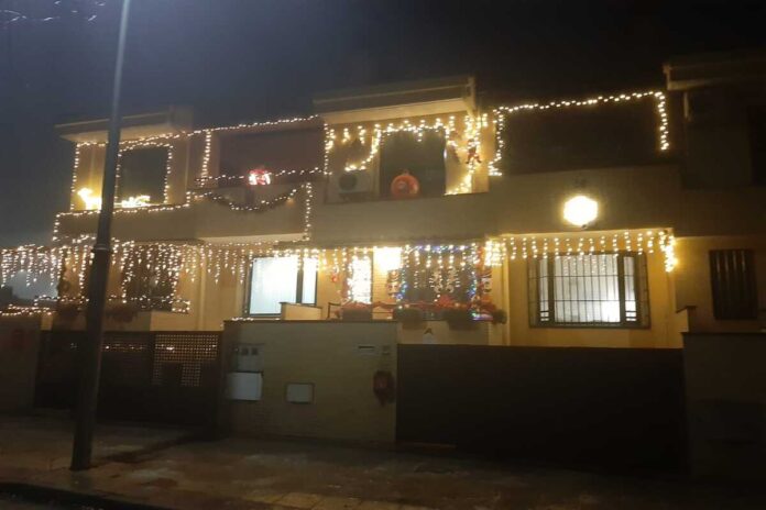 Ya puedes visitar la calle más luminosa de Móstoles durante estos festivos