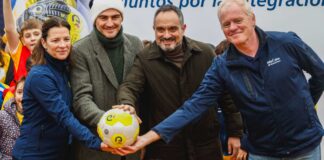 Iker Casillas apoya y apadrina la integración de los jóvenes en la Court Cruyff de Móstoles