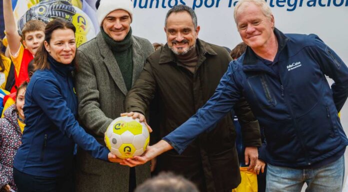 Iker Casillas apoya y apadrina la integración de los jóvenes en la Court Cruyff de Móstoles