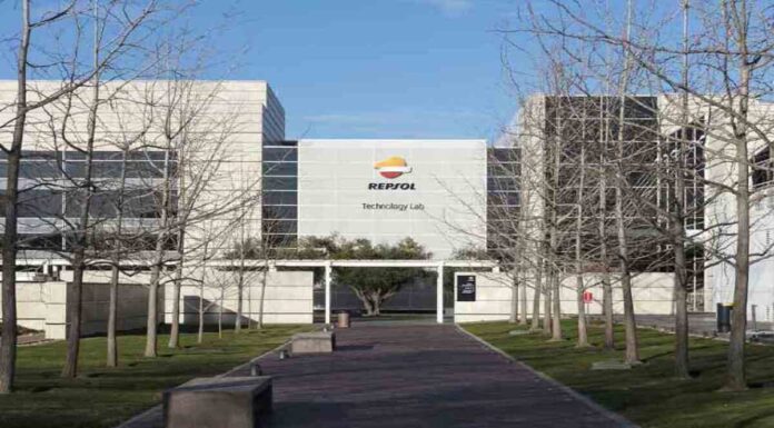 Repsol crea una gasolina sin petróleo para todos los coches en un laboratorio de Móstoles