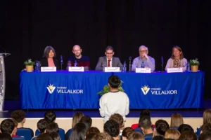 Inspiradora Mesa Redonda sobre el cáncer gracias al Colegio Villalkor