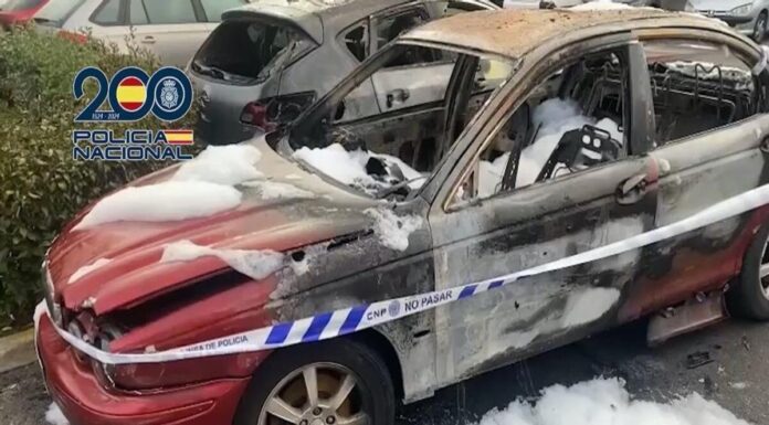 Tres detenidos en Móstoles por incendiar un coche para estafar a una aseguradora