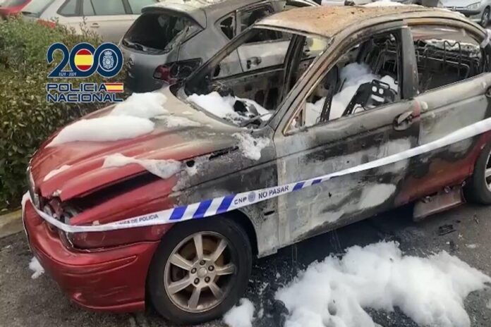 Tres detenidos en Móstoles por incendiar un coche para estafar a una aseguradora