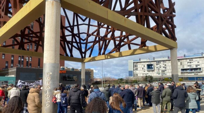 Gran acogida en la manifestación en el PAU-4 de Móstoles para exigir dotaciones municipales