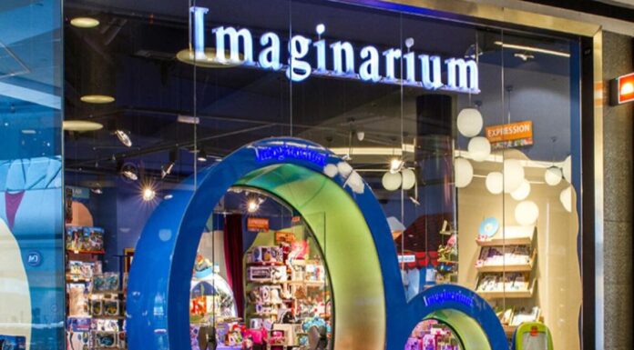 Los vecinos de Móstoles se despiden para siempre de la juguetería Imaginarium