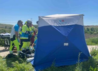 Una sanitaria del SUMMA 112 y un policía nacional salvan la vida a un hombre en Móstoles