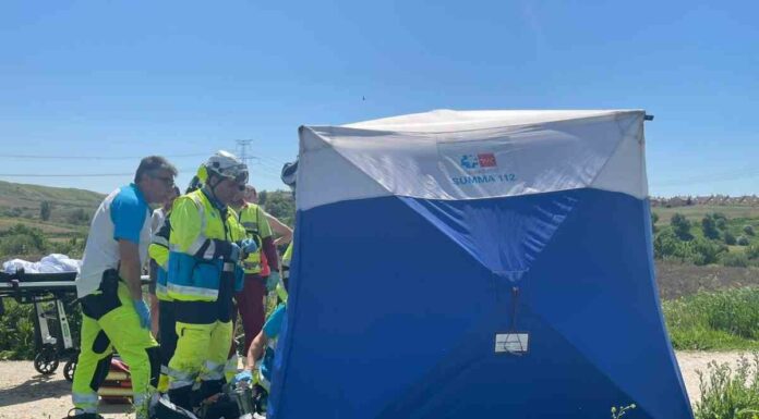 Una sanitaria del SUMMA 112 y un policía nacional salvan la vida a un hombre en Móstoles