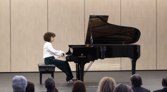 La pianista de Móstoles Laura Ballestrino gana el concurso de piano Antón García Abril