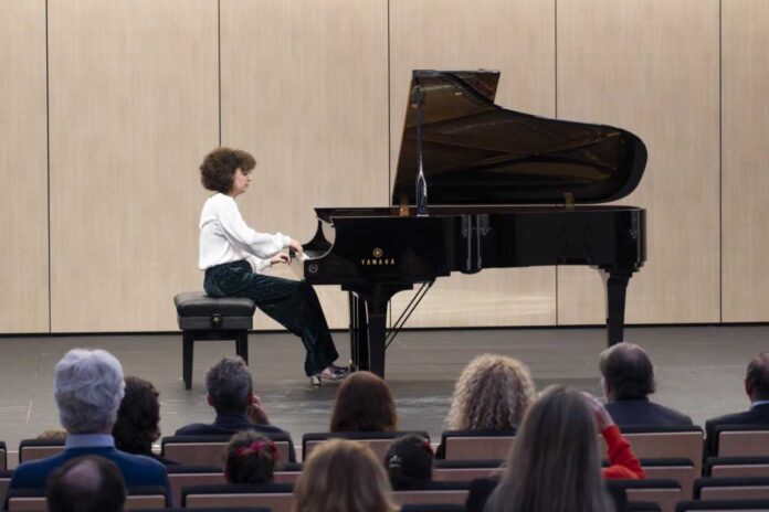 La pianista de Móstoles Laura Ballestrino gana el concurso de piano Antón García Abril