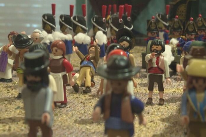 Una familia de Móstoles expone su colección de Playmobil en el Museo de Historia de Madrid