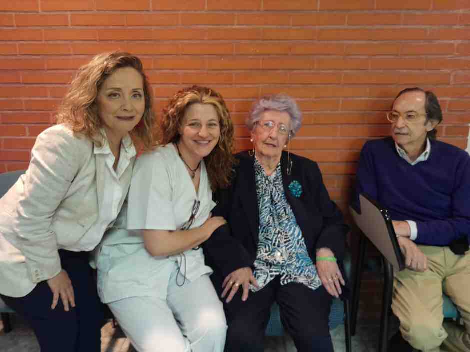 Homenaje a la enfermera afincada en Móstoles Presentación Sabio