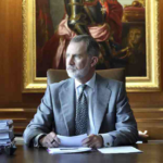 El actor de Móstoles Emilio Buale presentó la Ceremonia del Décimo Aniversario de Felipe VI
