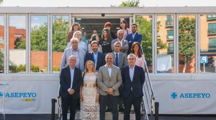 El alcalde de Móstoles inaugura la unidad móvil Ruta 151 de ASEPEYO