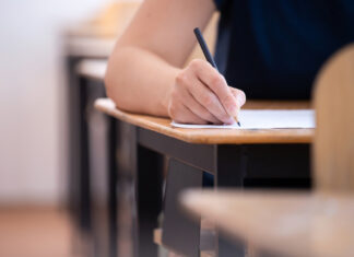 Comienza la EBAU para los jóvenes de Móstoles