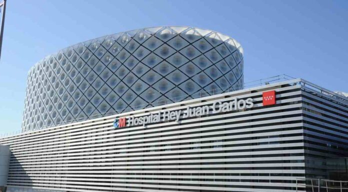 El acceso sur del Hospital Rey Juan Carlos de Móstoles sigue dando pasos adelante