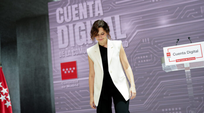 La Comunidad de Madrid lanza una la app para la gestión de servicios públicos en Móstoles Isabel Díaz Ayuso presenta la herramienta que facilitará la gestión de servicios públicos en Móstoles