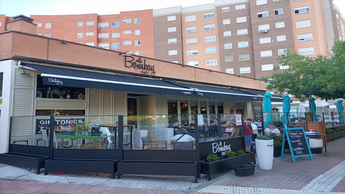 Le Bombay Café llena todo tipo de paladares en Móstoles