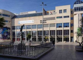 Los sábados y domingos desde las 21:30 horas en la Plaza de la Cultura. Este verano nos vamos de verbena en Móstoles.