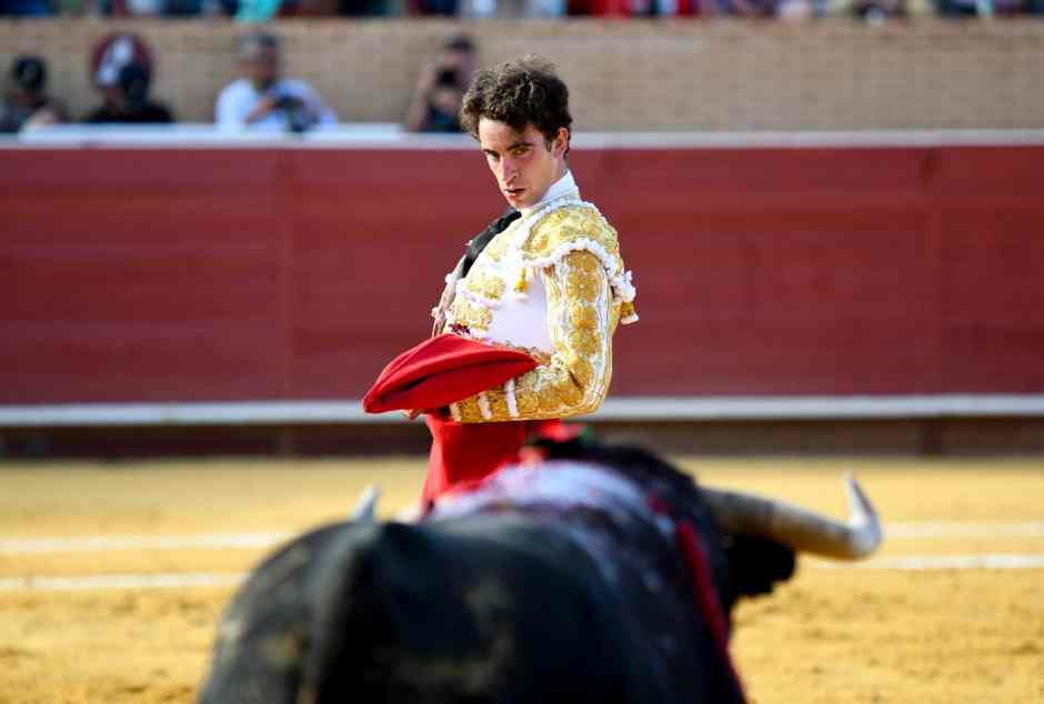 Víctor Hernández se alza con la Copa Chenel en la plaza de toros de Móstoles