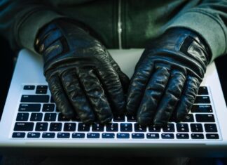 La estafa del paquete no solicitado que deben evitar los vecinos de Móstoles