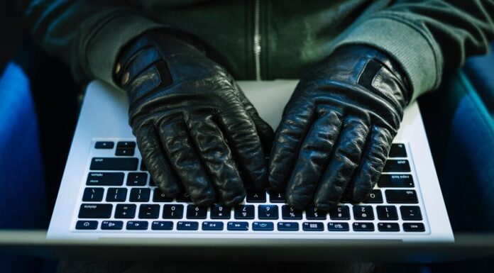 La estafa del paquete no solicitado que deben evitar los vecinos de Móstoles